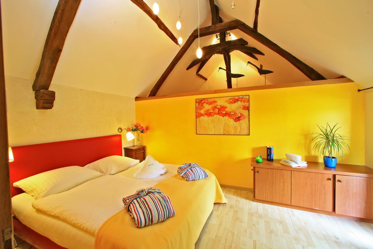 Au Jardin Fleuri Hotell Bosset Rum bild